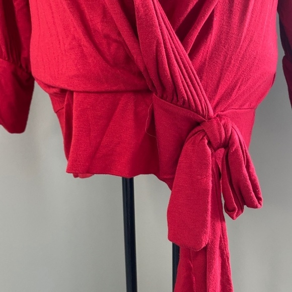 Guess by Marciano Women's Red Ultra Low Draped V-Neck Mock Tie Top Size Small - Picture 3 of 13